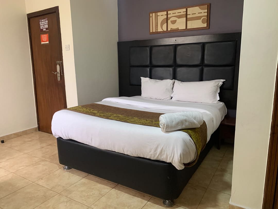 Foster Inn(ASAKE)